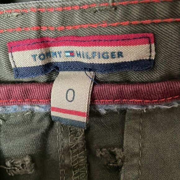 Tommy Hilfiger olive green cotton blend pants with front patch pockets, size 0. - Picture 5 of 5